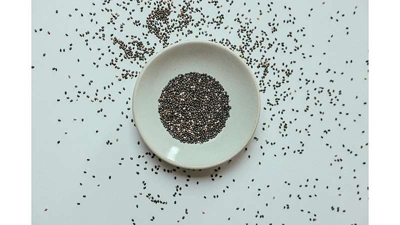 Chia Seeds Benefits – Nutrition, Uses & Health Advantages